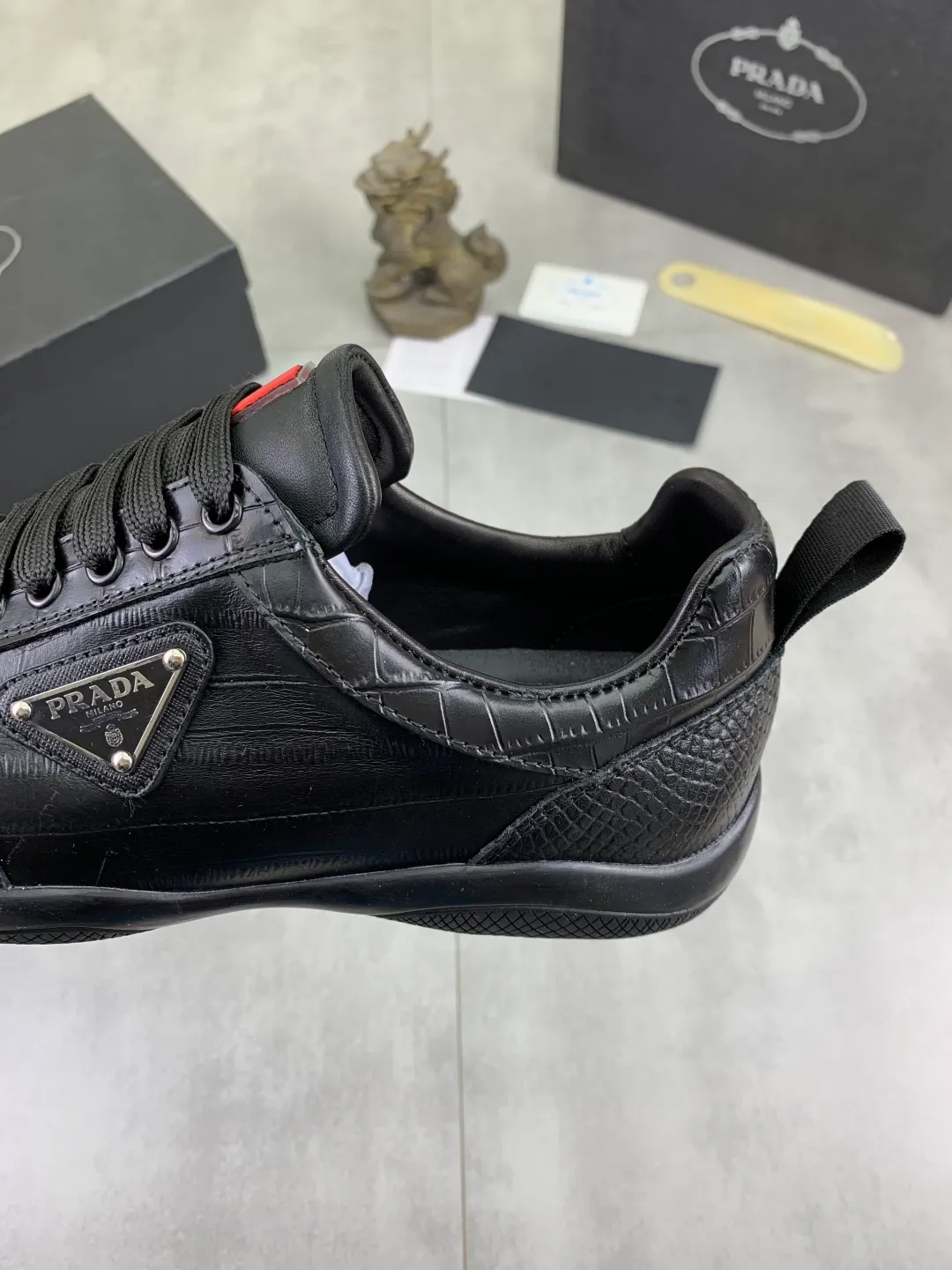 Men's Men's Shoes P400💰[New Style] The latest classic model of high-quality PRADA breathable and comfortable men's shoes is now on the official website, 1:1 copied, synchronized in Hong Kong, and on the same catwalk; all made of calfskin with breathable mesh fabric ➕Imported soft and comfortable sheep Leather lining, 🍡🍡original rubber outsole is non-slip and wear-resistant; comfortable to wear, attractive style, fine workmanship, and simple and neat shoe last, showing a man's courage and toughness, 👍size 38 to 44; 3⃣️colors🉑️ to choose from